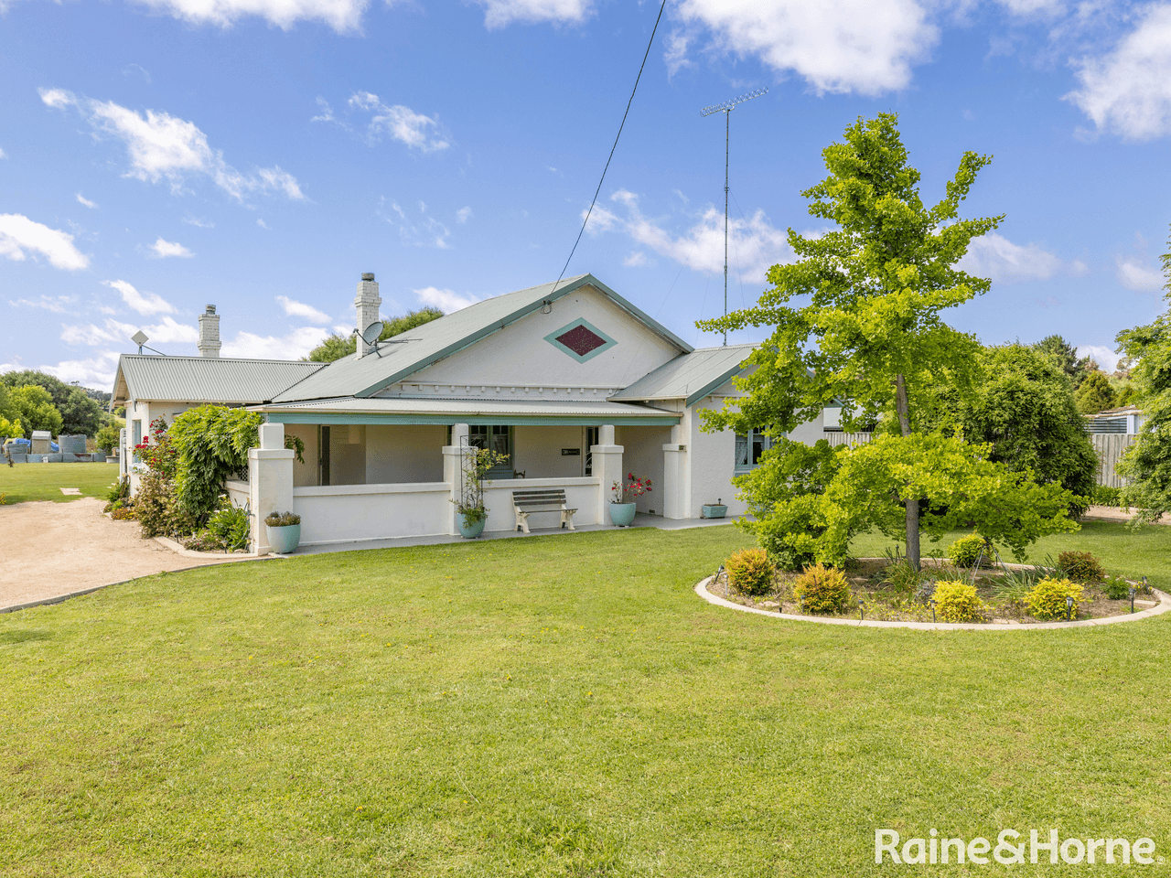 17 Rockley Street, GEORGES PLAINS, NSW 2795