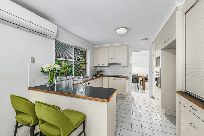 18 Bracknell Place, ASHGROVE, QLD 4060