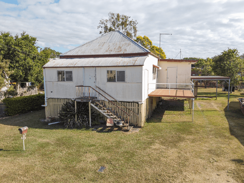 4 LINDSAY STREET, BUNDAMBA, QLD 4304