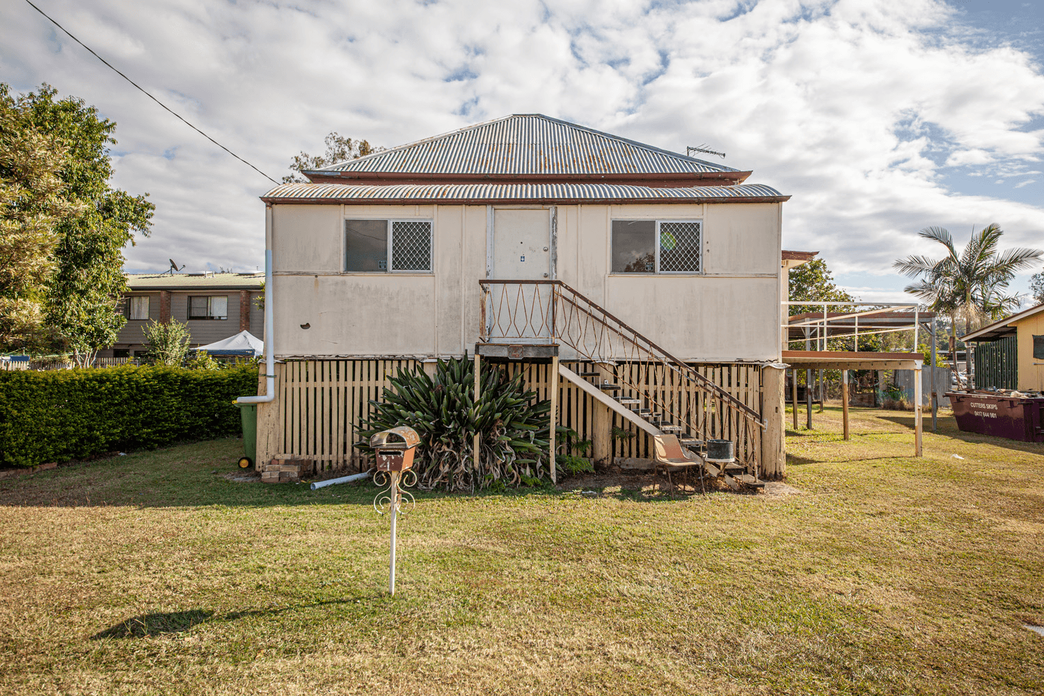 4 LINDSAY STREET, BUNDAMBA, QLD 4304