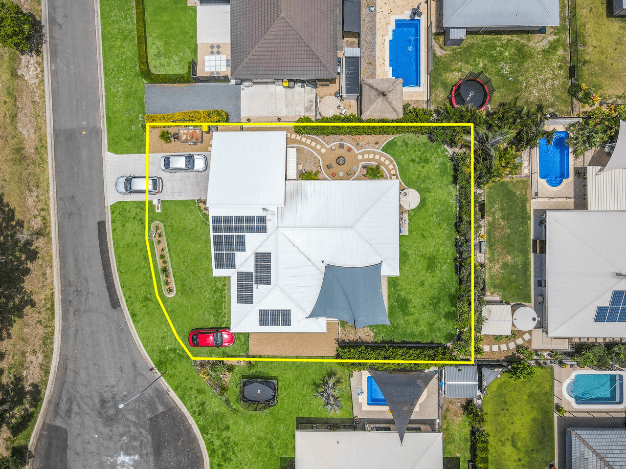 8 Cowrie Court, BURRUM HEADS, QLD 4659