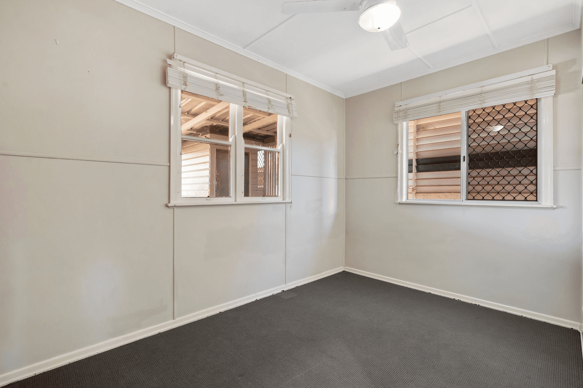 48 Dunne Street, HARRISTOWN, QLD 4350