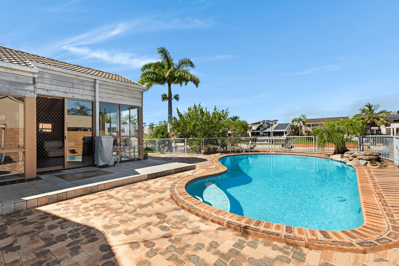 12 Bombala Street, BROADBEACH WATERS, QLD 4218