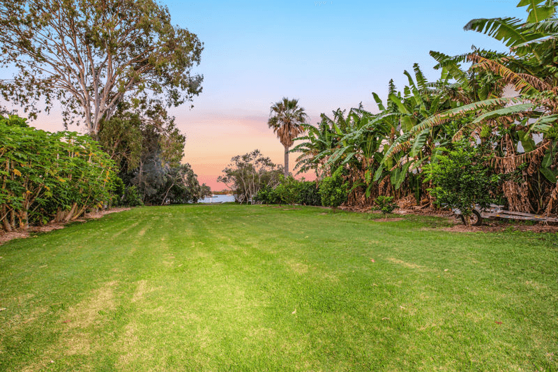 32 Bay Drive, JACOBS WELL, QLD 4208