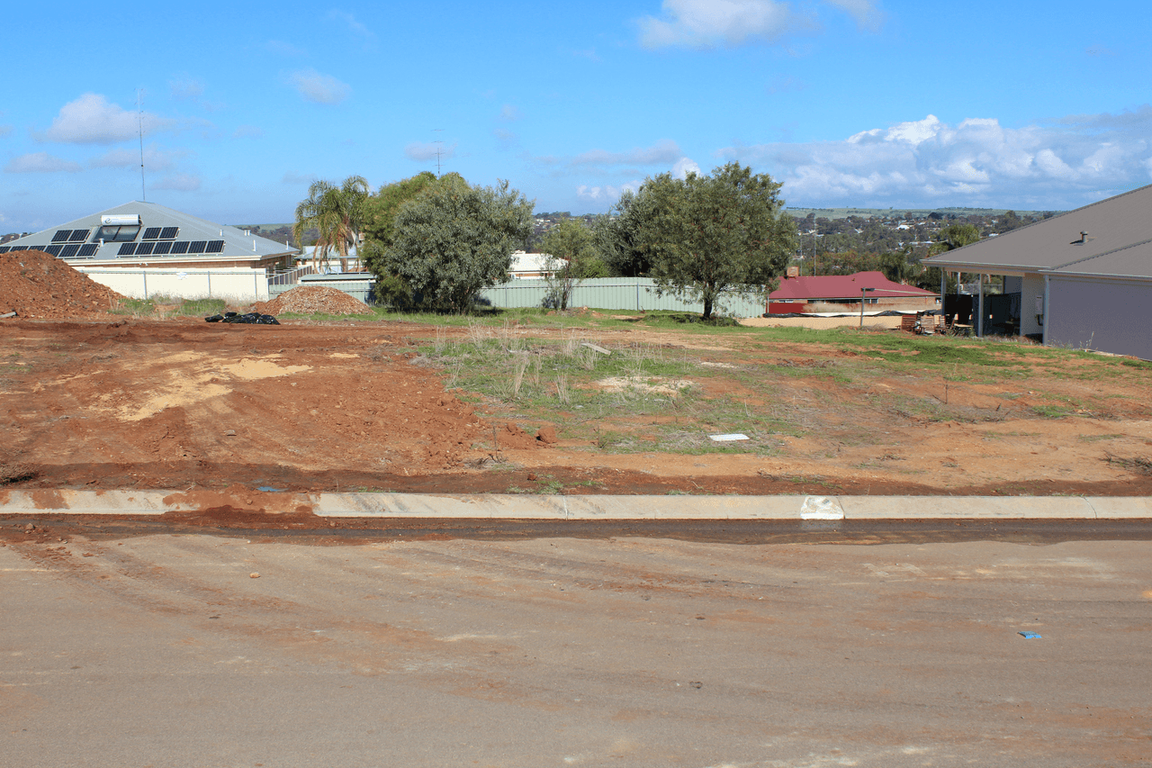 25  (Lot 242)  Golf Cresc, NORTHAM, WA 6401