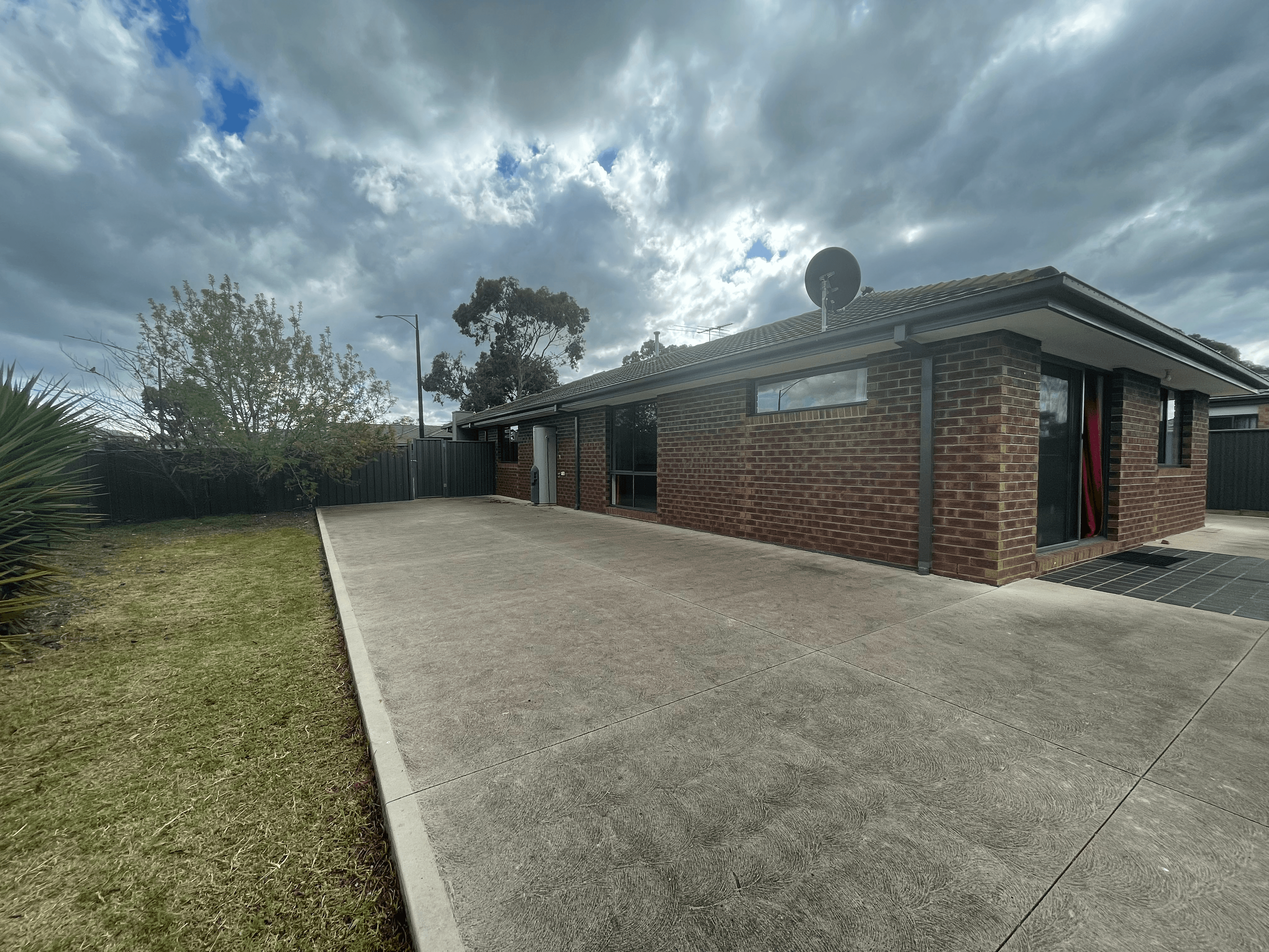 10 Pioneer Drive, DEER PARK, VIC 3023