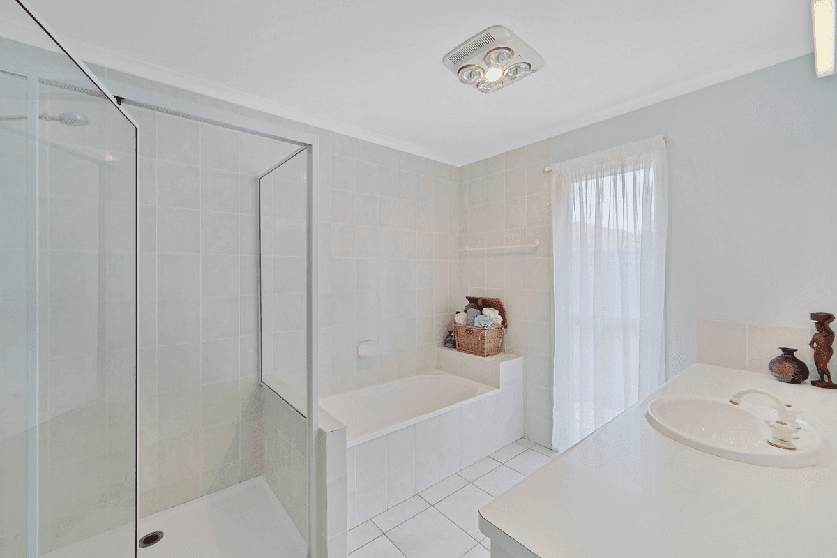 23 Amaroo Crescent, INNES PARK, QLD 4670