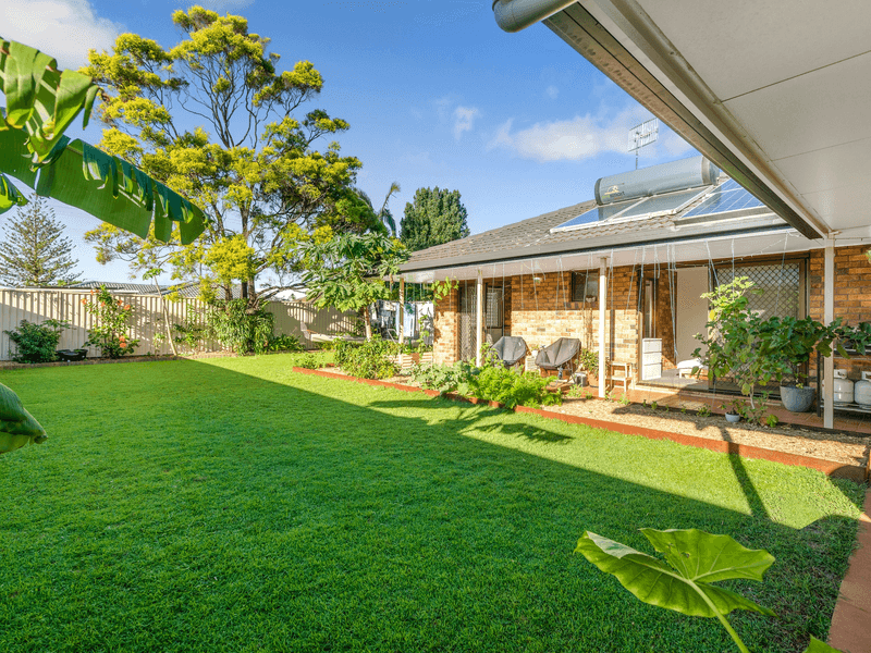 23 Melaleuca Drive, Palm Beach, QLD 4221