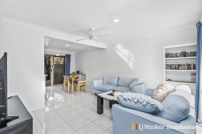 70/75 Brown Street, LABRADOR, QLD 4215