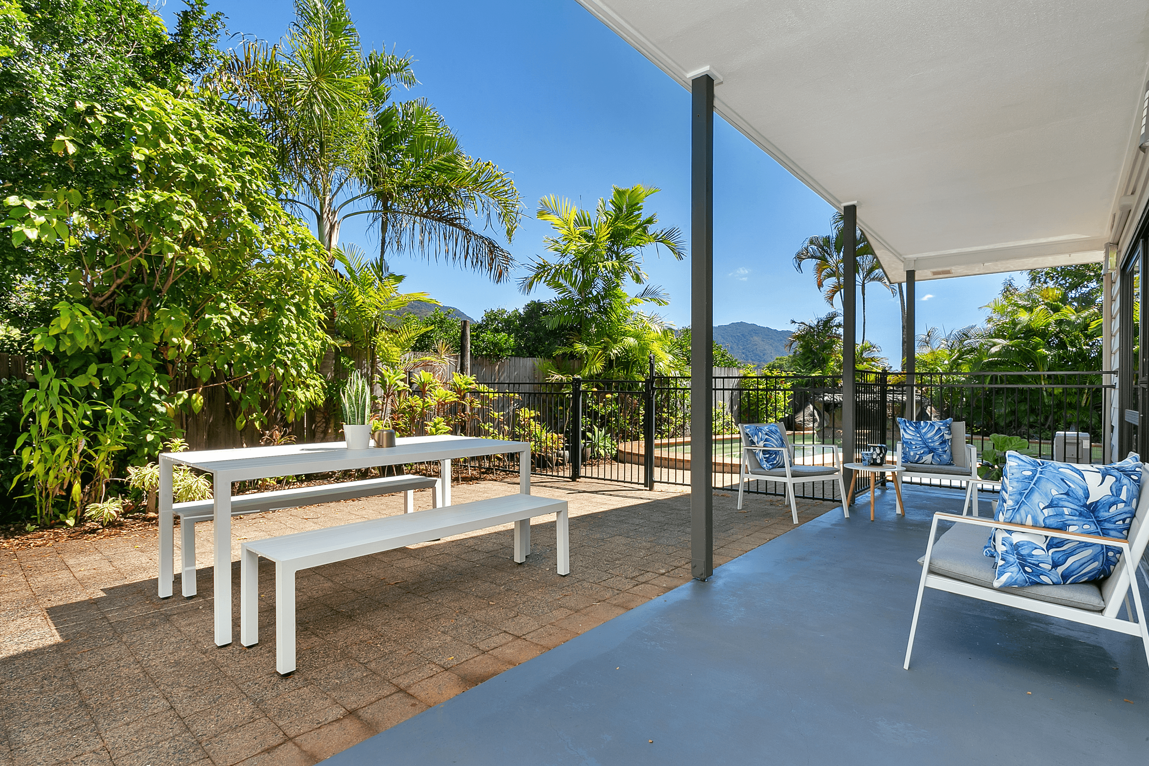 8 Sandpiper Court, BAYVIEW HEIGHTS, QLD 4868