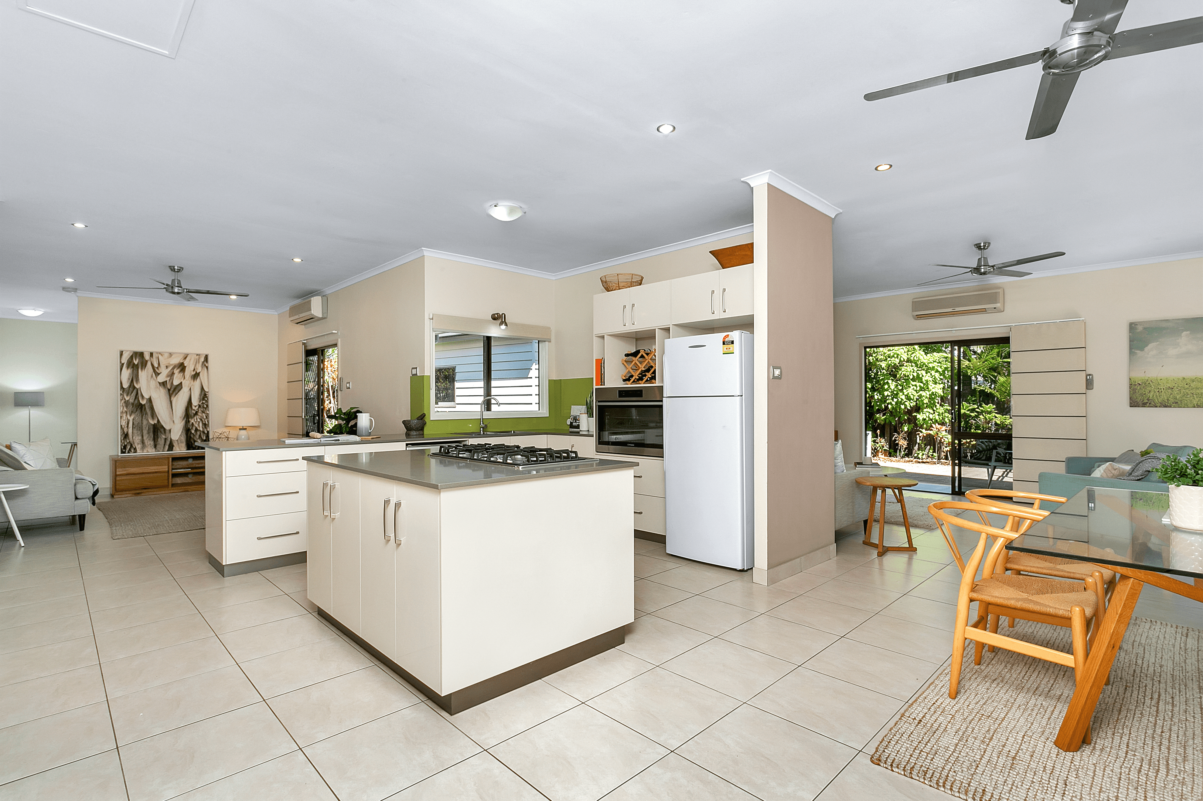 8 Sandpiper Court, BAYVIEW HEIGHTS, QLD 4868