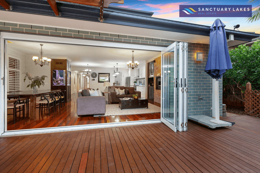 21 Half Moon Terrace, SANCTUARY LAKES, VIC 3030