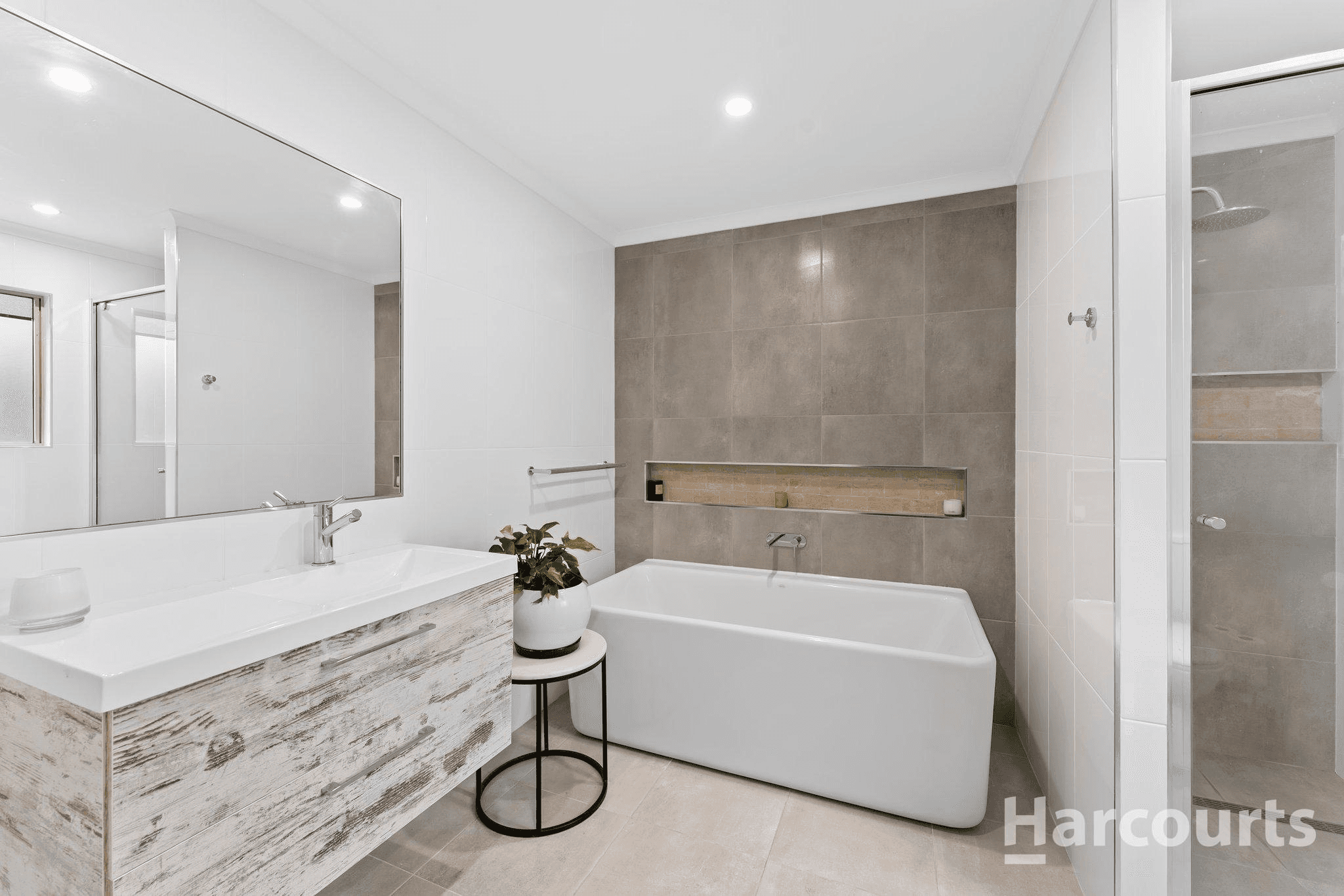21 Delrose Court, TOOGOOM, QLD 4655