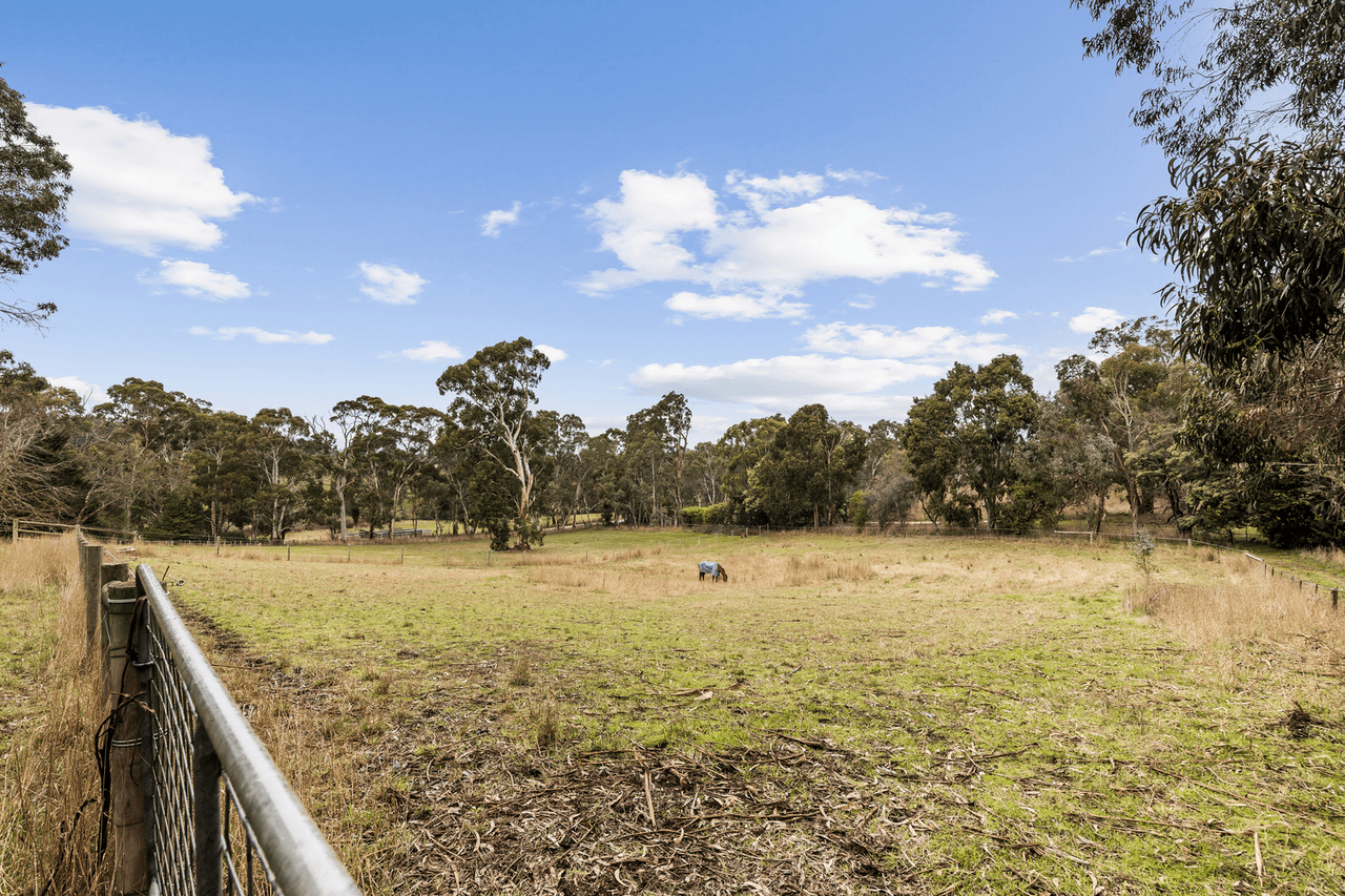 99 Peacock Road South, OAKBANK, SA 5243