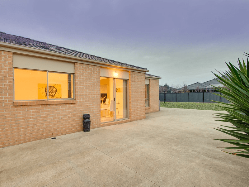 9 Loretta Boulevard, TARNEIT, VIC 3029