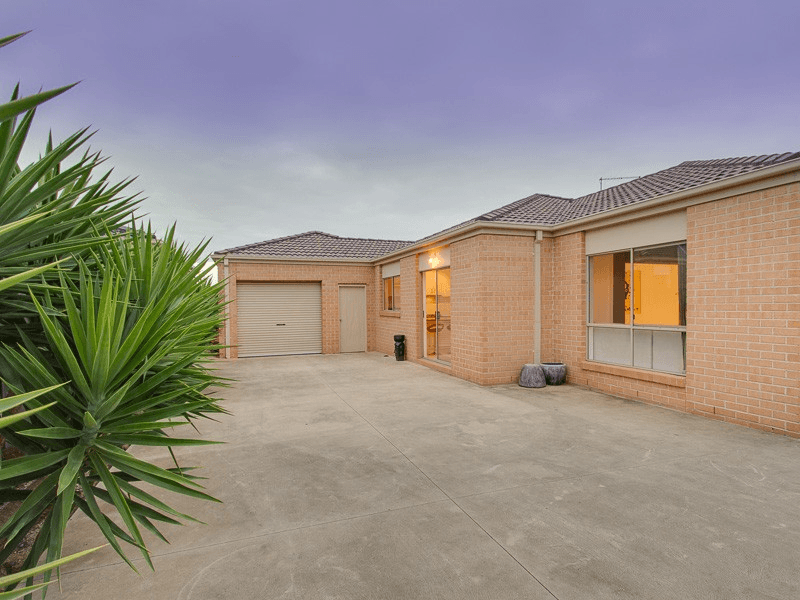 9 Loretta Boulevard, TARNEIT, VIC 3029