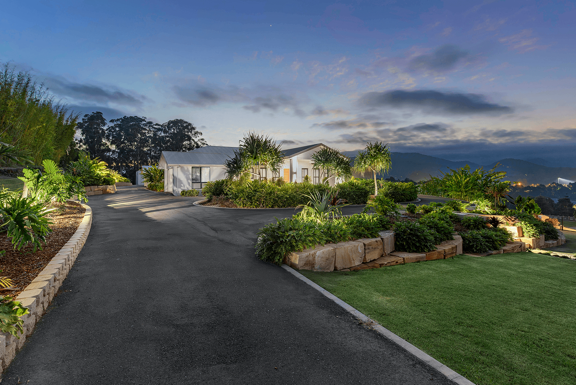 11 Ascot Crescent, SAMFORD VALLEY, QLD 4520