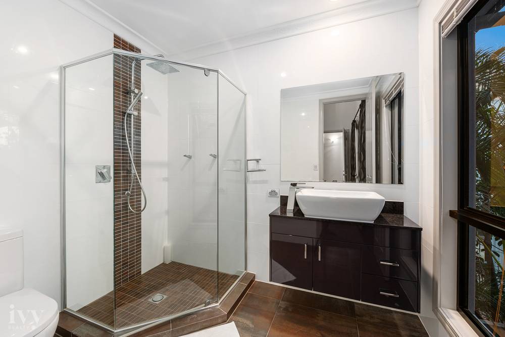 2204 Taromeo Court, Hope Island, QLD 4212