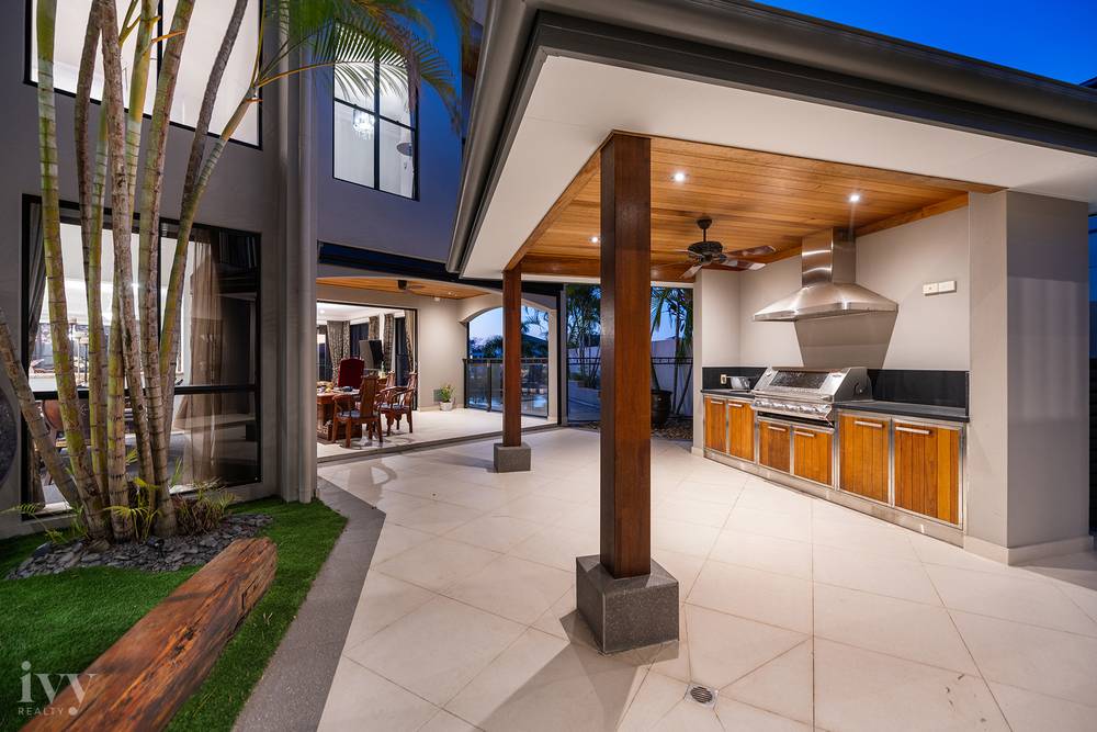 2204 Taromeo Court, Hope Island, QLD 4212
