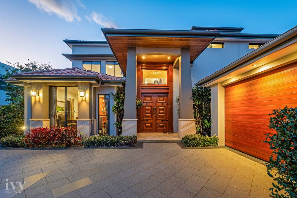 2204 Taromeo Court, Hope Island, QLD 4212