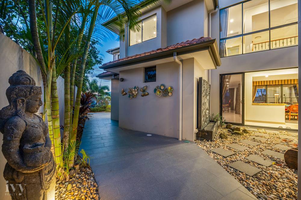 2204 Taromeo Court, Hope Island, QLD 4212