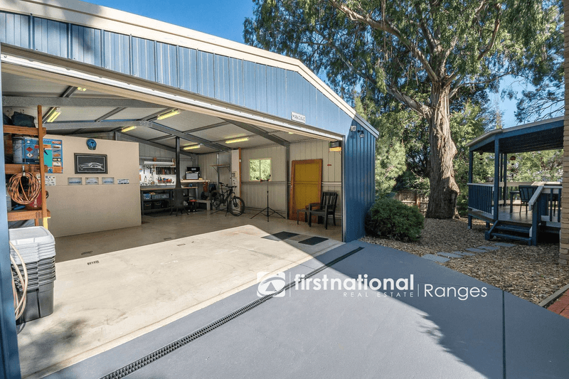 5 Hollyoak Court, FERNTREE GULLY, VIC 3156