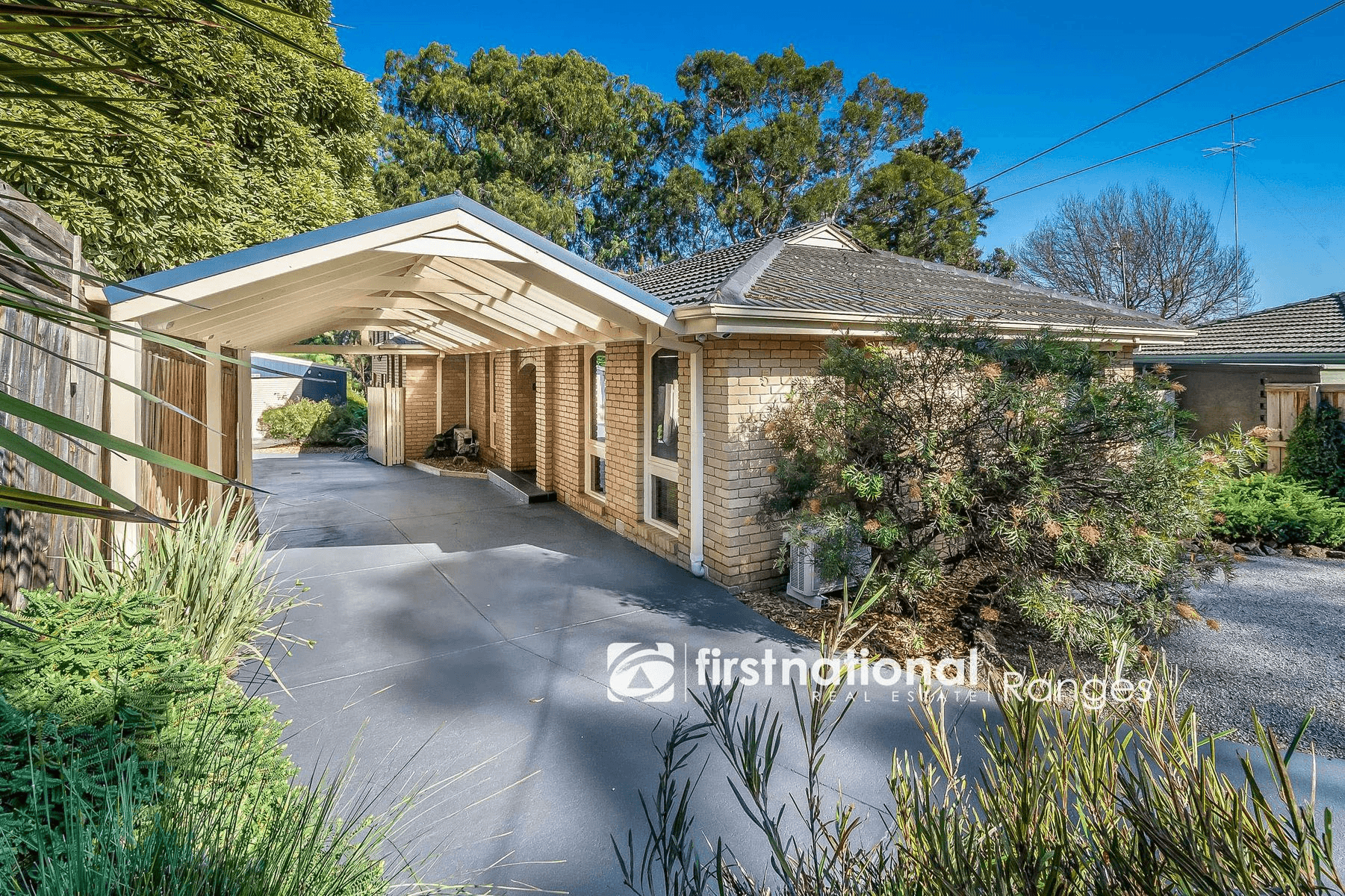 5 Hollyoak Court, FERNTREE GULLY, VIC 3156