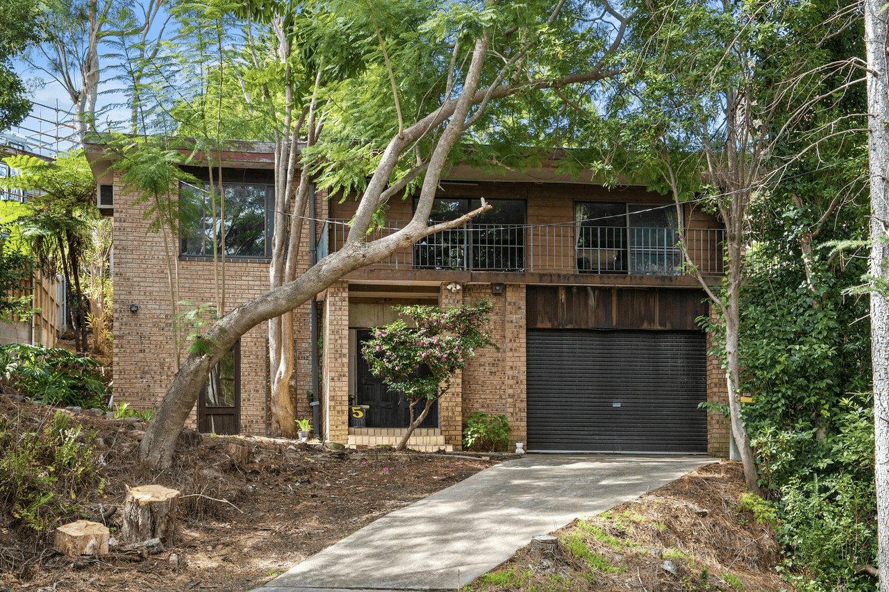 5 Raphael Drive, Hornsby Heights, NSW 2077