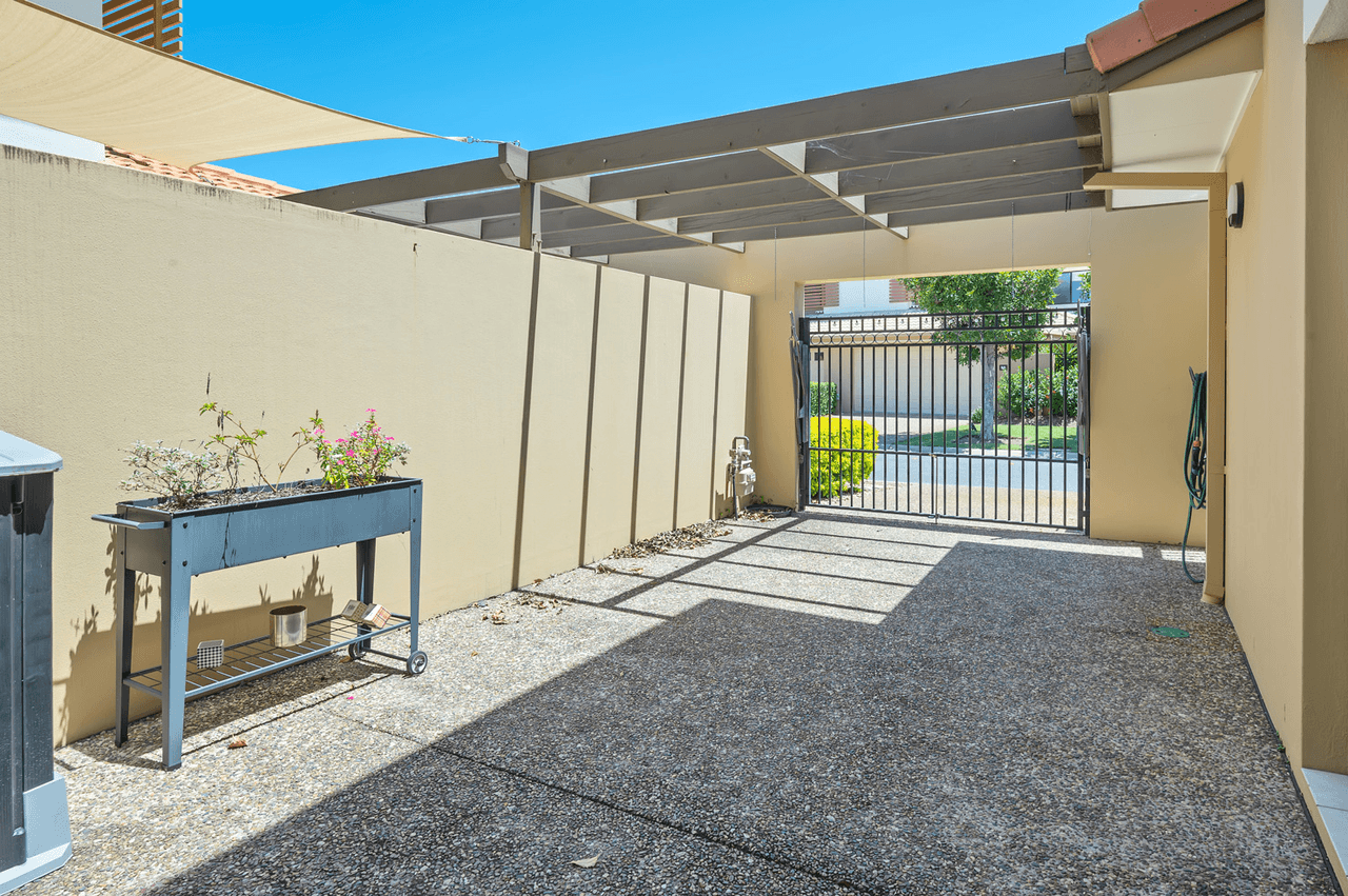 69/136 Palm Meadows Drive, CARRARA, QLD 4211