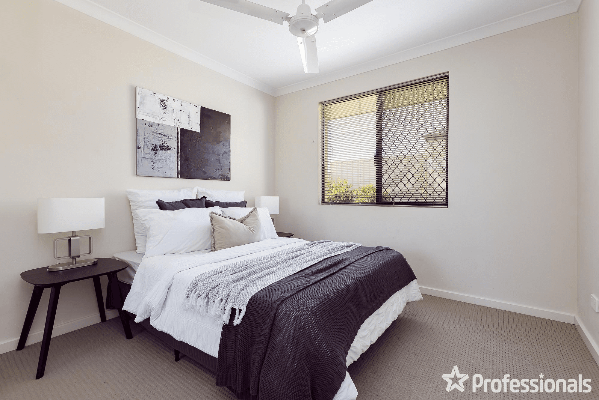 16 Lazuli Rise, WELLARD, WA 6170