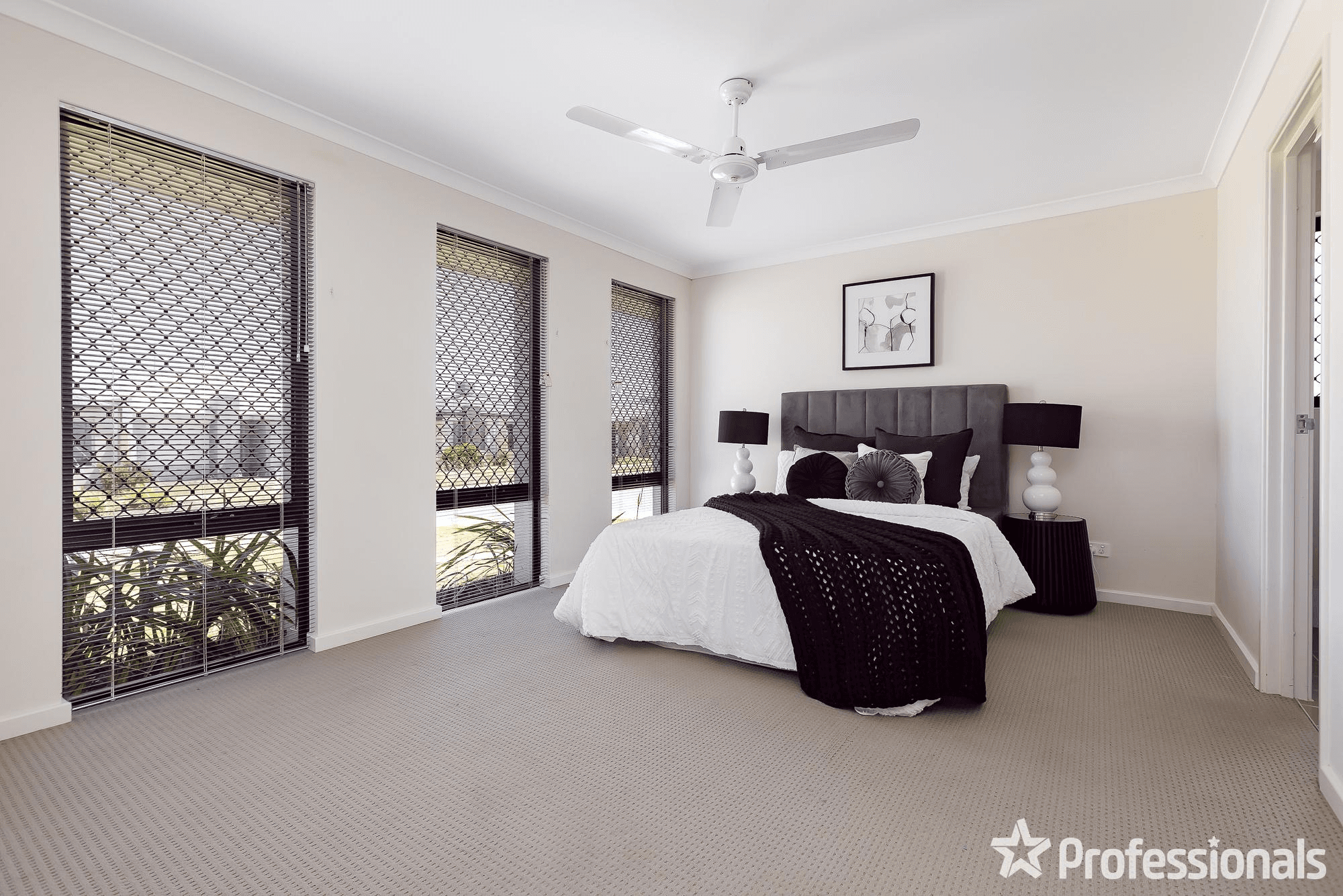 16 Lazuli Rise, WELLARD, WA 6170