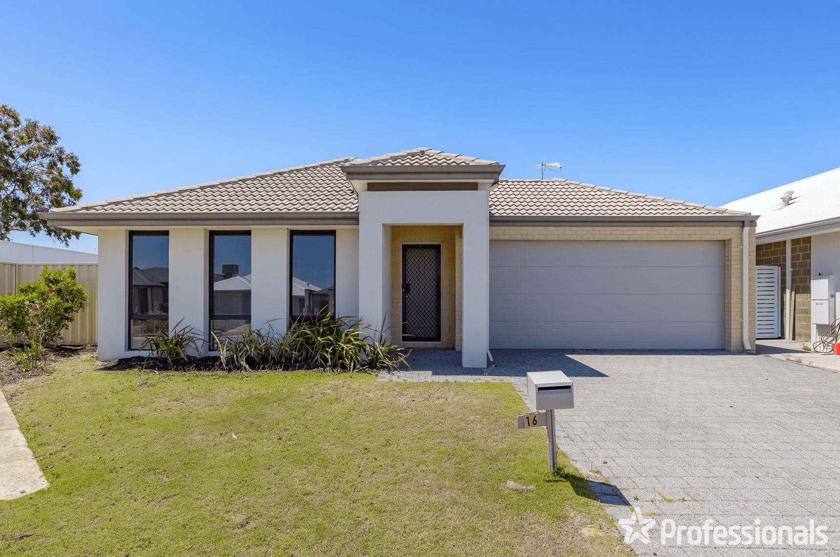 16 Lazuli Rise, WELLARD, WA 6170