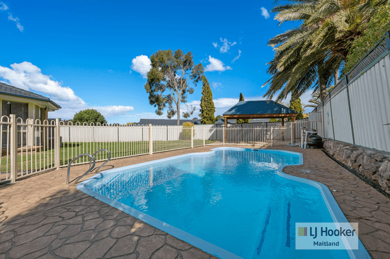 18 Nardoo Avenue, ABERGLASSLYN, NSW 2320