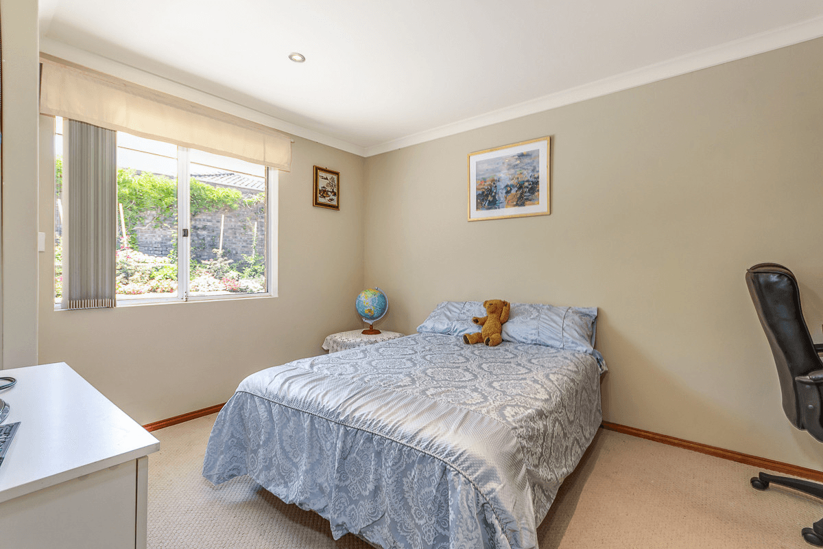 14 Tamblyn Close, Woodvale, WA 6026