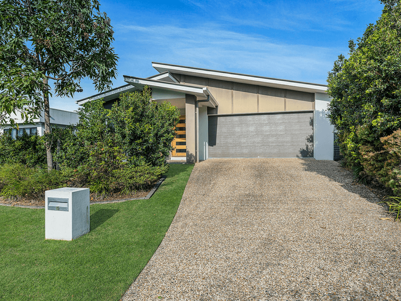 15 Raynuha Way, BROOKWATER, QLD 4300