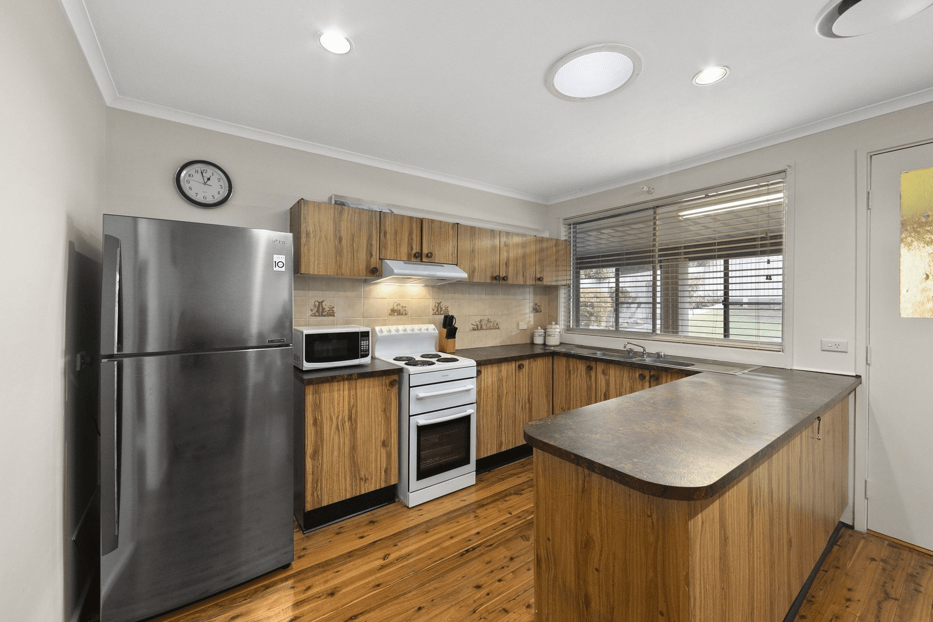 583 The Entrance Road, Bateau Bay, NSW 2261