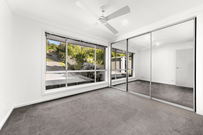 1 Binya Avenue, WYOMING, NSW 2250