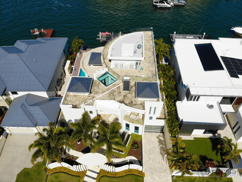 50 King Charles Drive, SOVEREIGN ISLANDS, QLD 4216