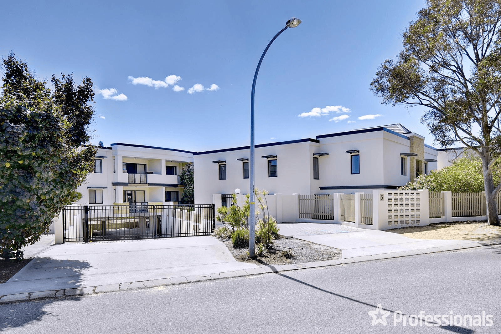 23/5 Eastleigh Loop, CURRAMBINE, WA 6028