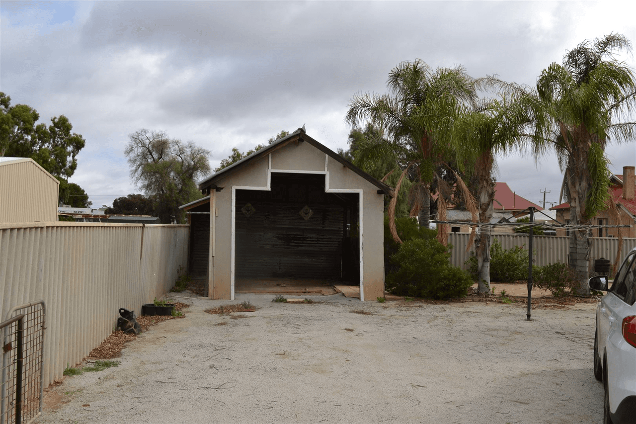 58 Railway Street, Trayning, WA 6488