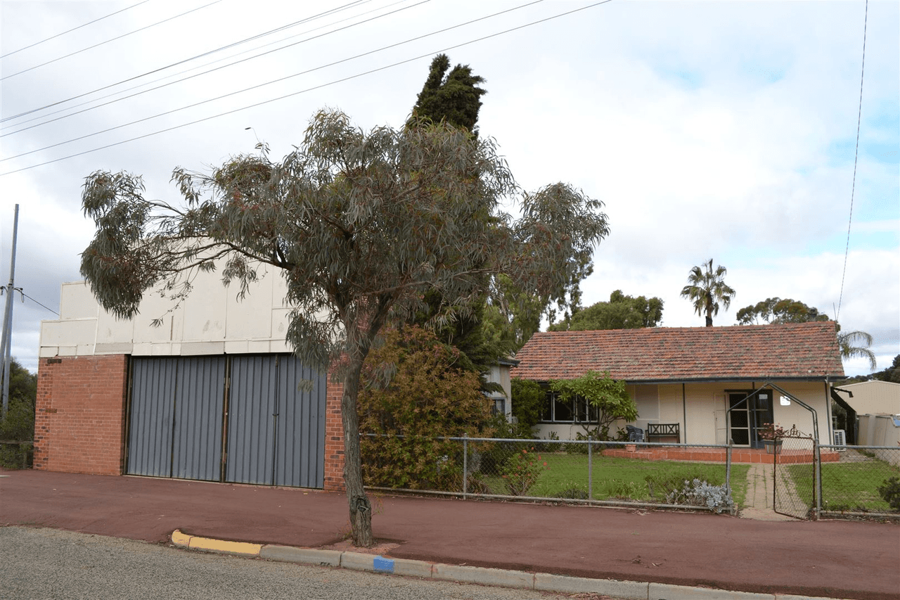 58 Railway Street, Trayning, WA 6488