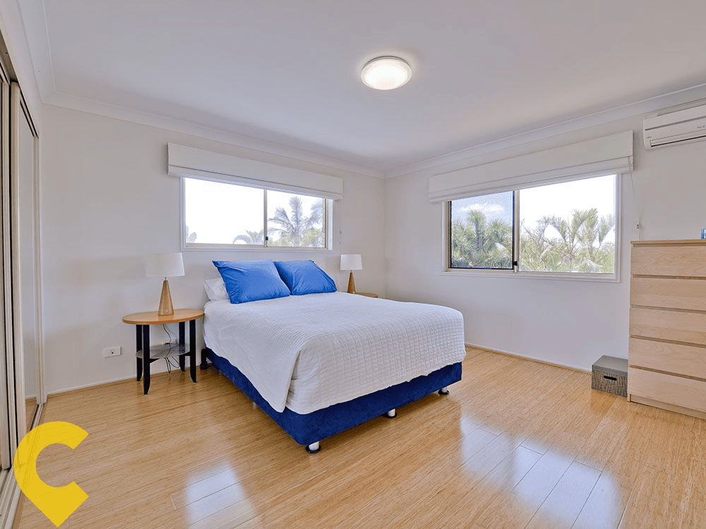 38 Hummingbird Crescent, WISHART, QLD 4122