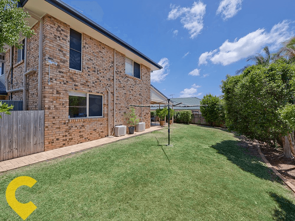 38 Hummingbird Crescent, WISHART, QLD 4122