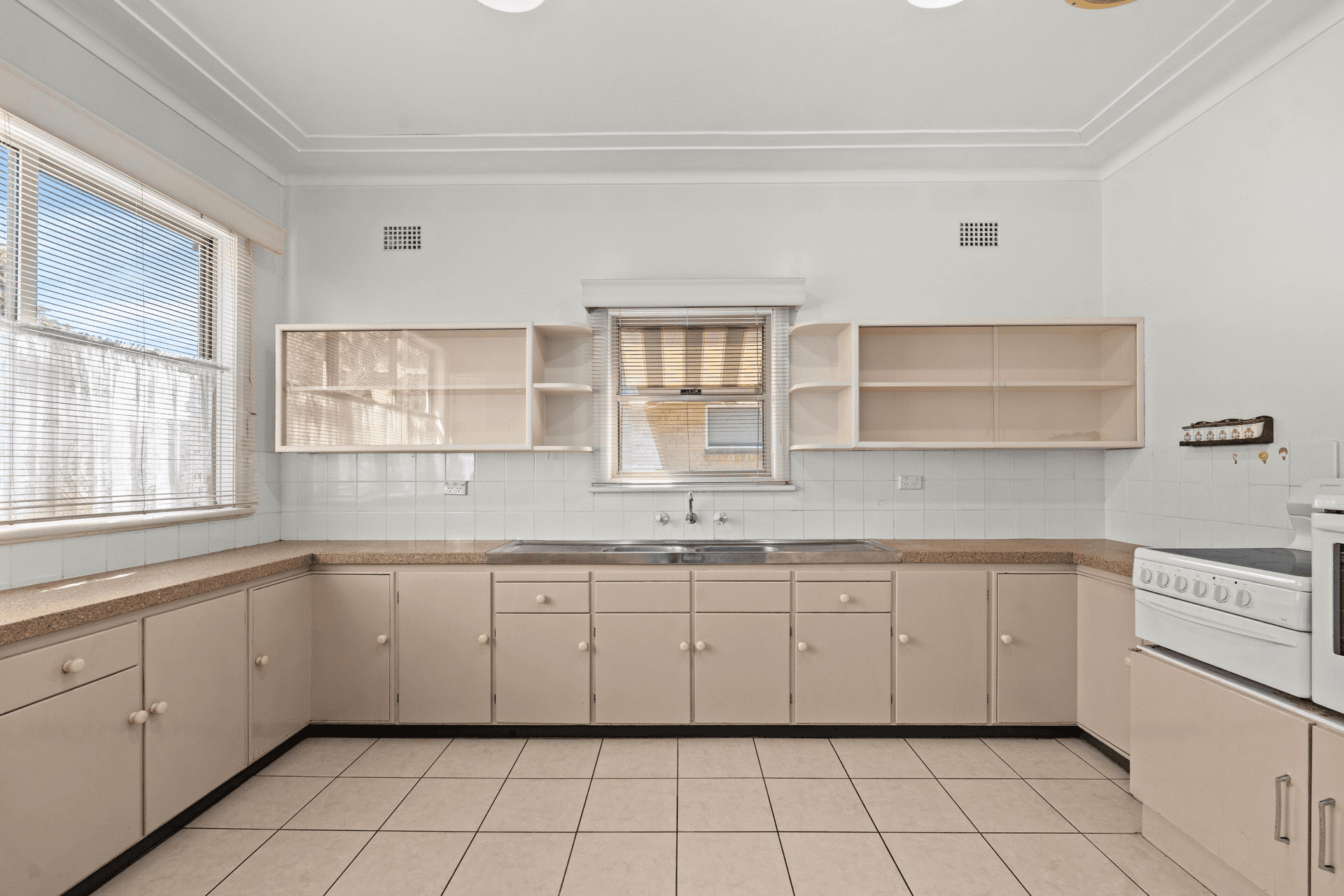 33 Victoria Road, Woy Woy, NSW 2256