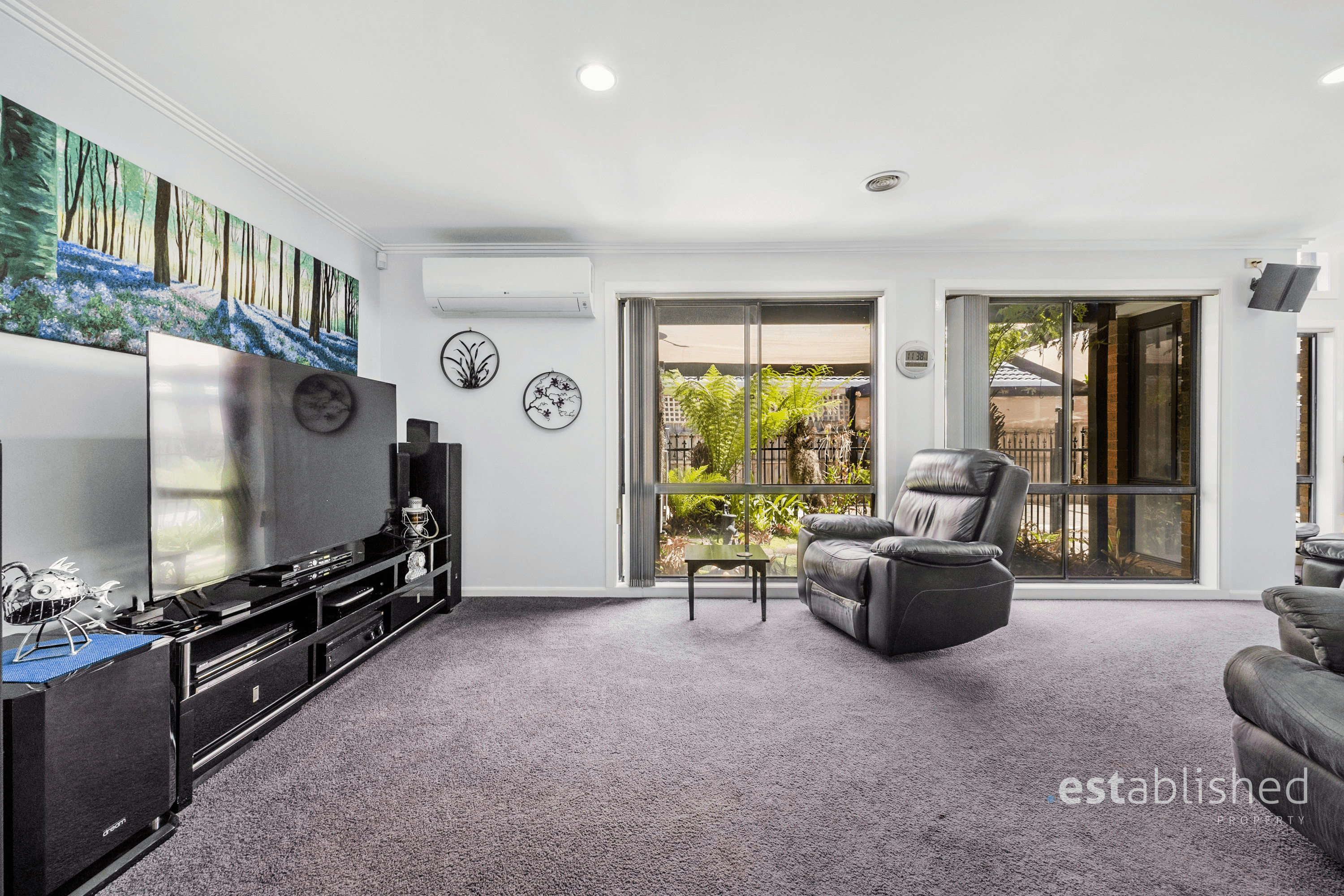 222 Westwood Drive, BURNSIDE, VIC 3023