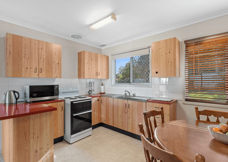 4 Fisher Street, TAREE, NSW 2430