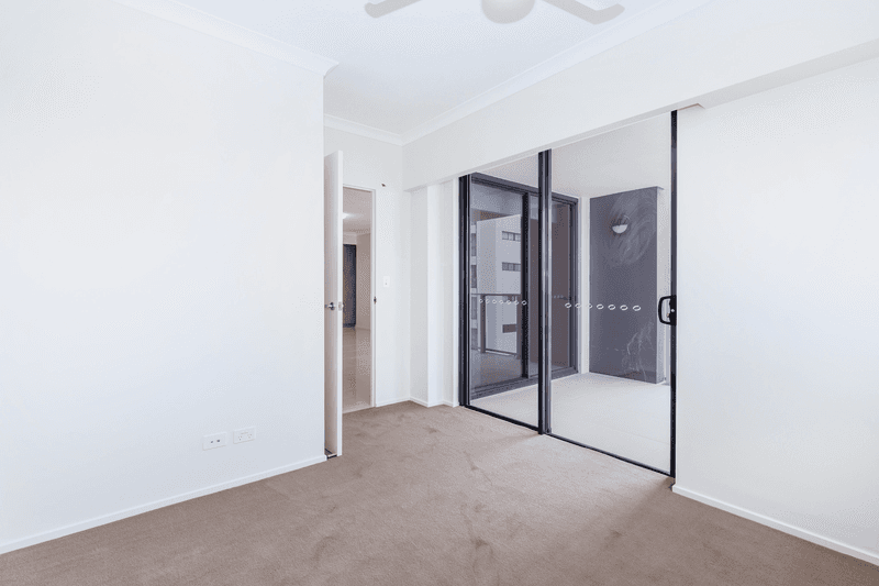 702/11 NORMAN STREET, SOUTHPORT, QLD 4215