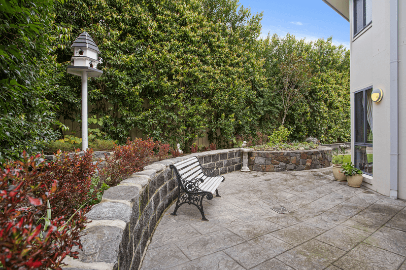 8 Cove Boulevard, SHELL COVE, NSW 2529