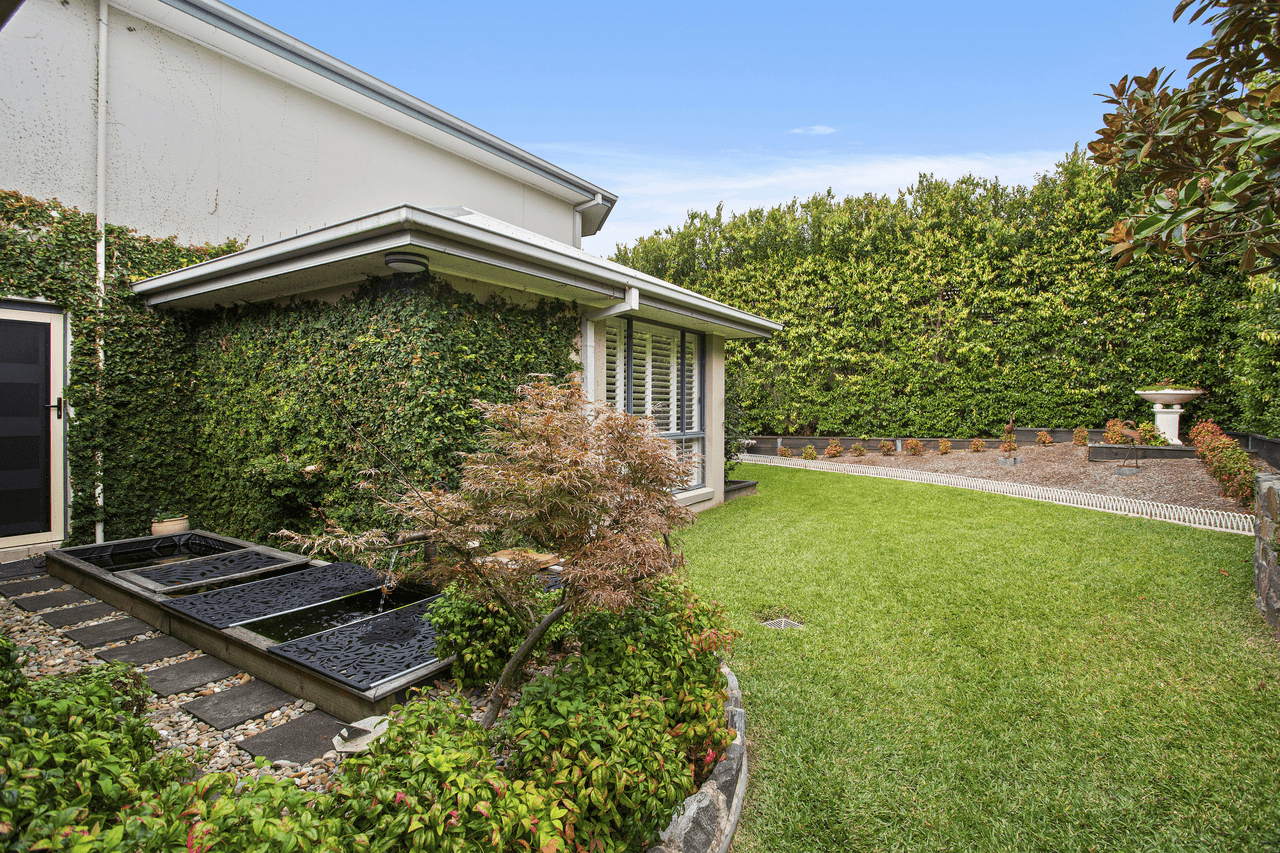 8 Cove Boulevard, SHELL COVE, NSW 2529