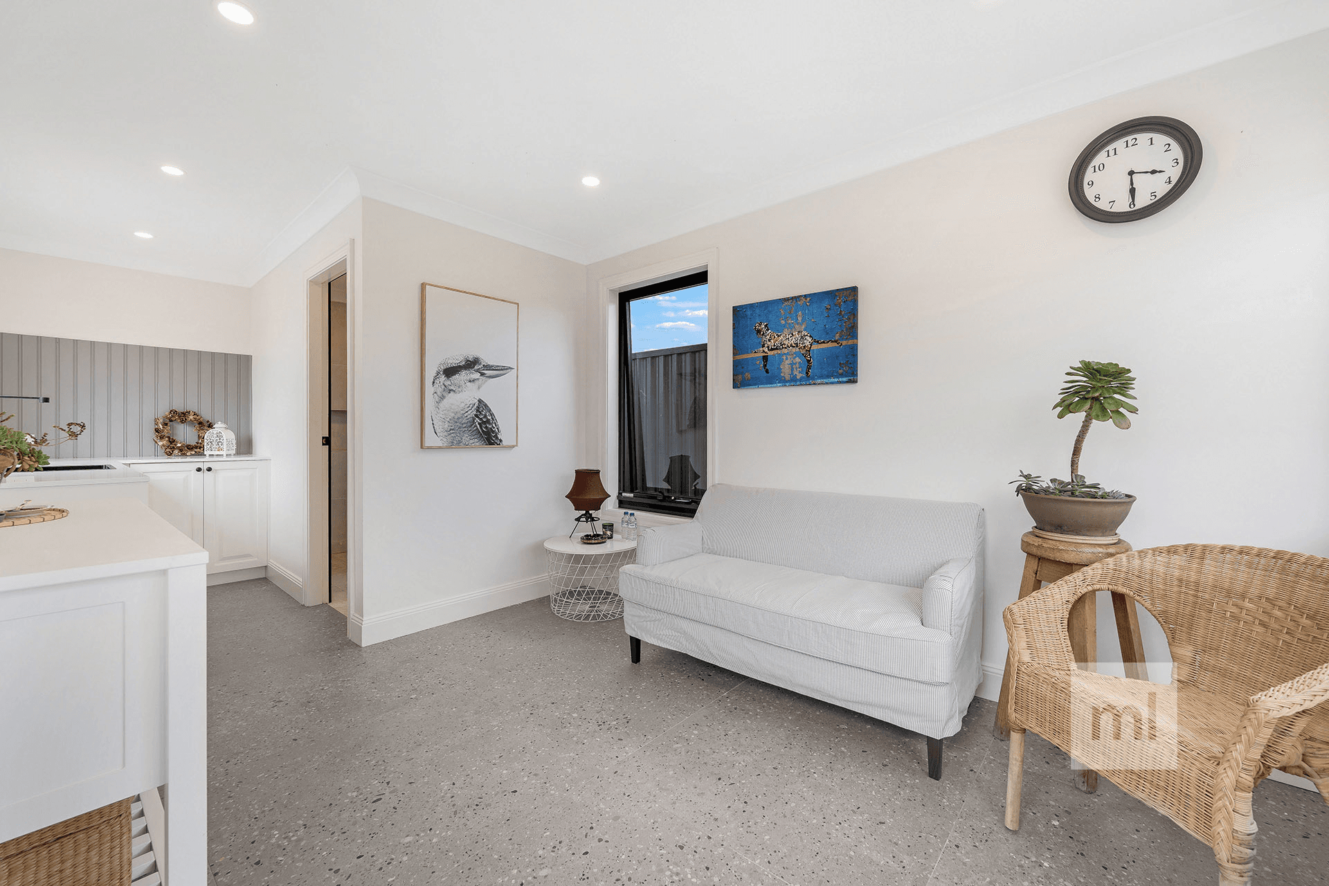 2 Moorebank Avenue, MOOREBANK, NSW 2170